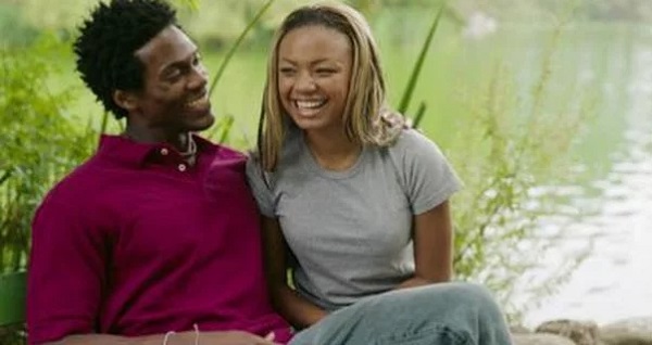 9 Signs Every Lady Will Show When They Are Ready to be Your Lover