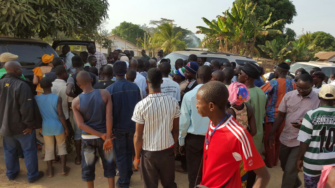 Sierra Leone Police Officers Fire Teargas at Unpaid Census Workers at Waterloo