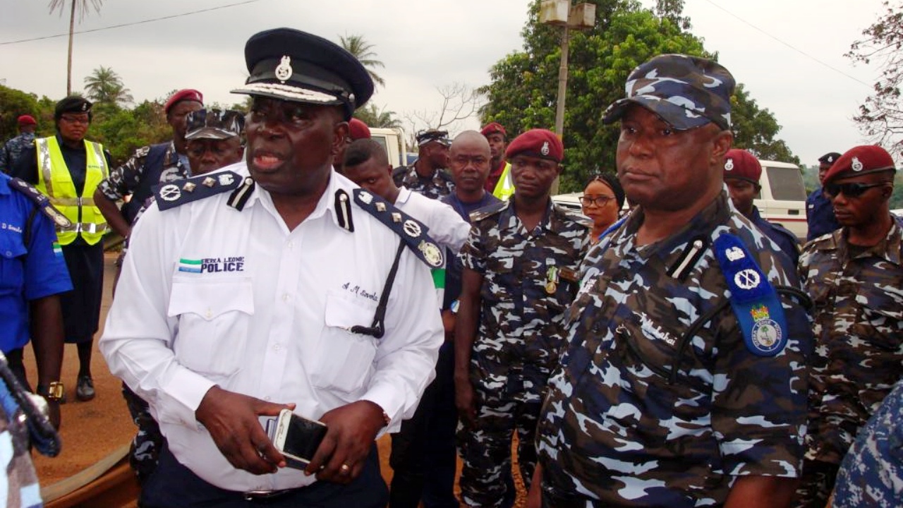 Sierra Leone Police to Investigate an Officer Caught on Video Receiving Bribe From Keke Rider