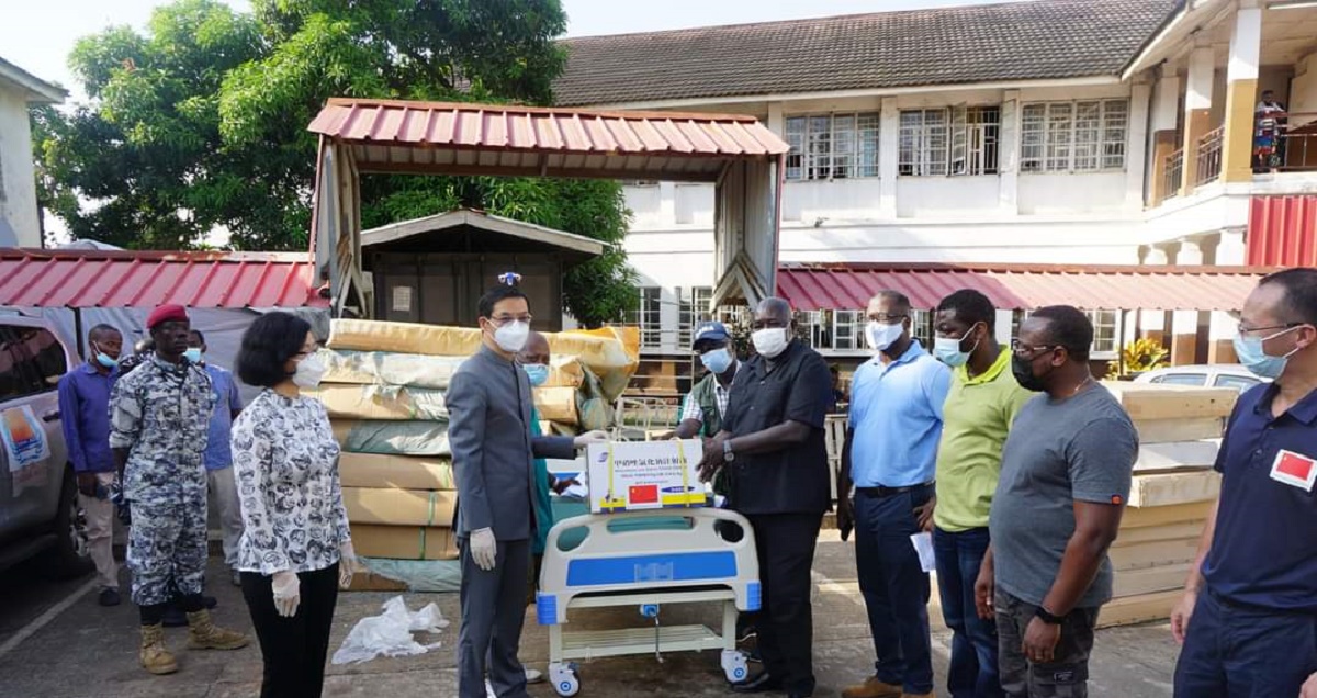 Chinese Embassy in Freetown Donates Medical Supplies to Help Wellington Fire Victims