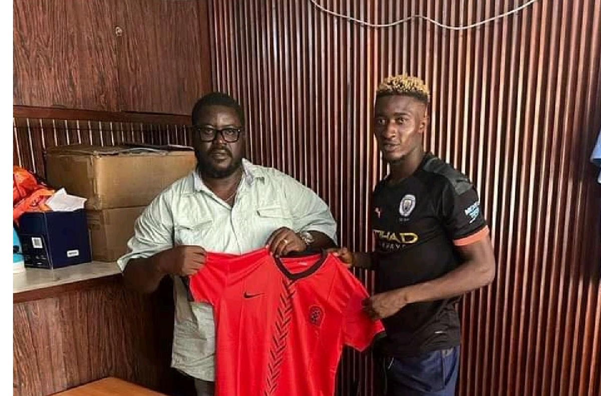 20-Year-Old Sensational Player, Sheku Keita Signs New Contract With Central Parade Football Club