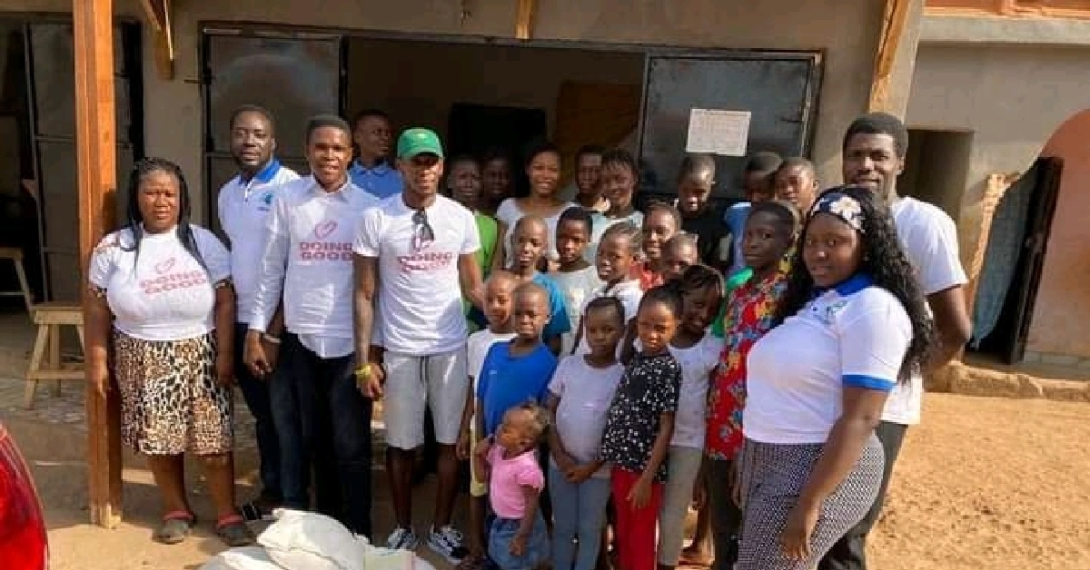 Leone Stars Sensational Midfielder, Kwame Quee Donates Food Items to UCC Orphanage