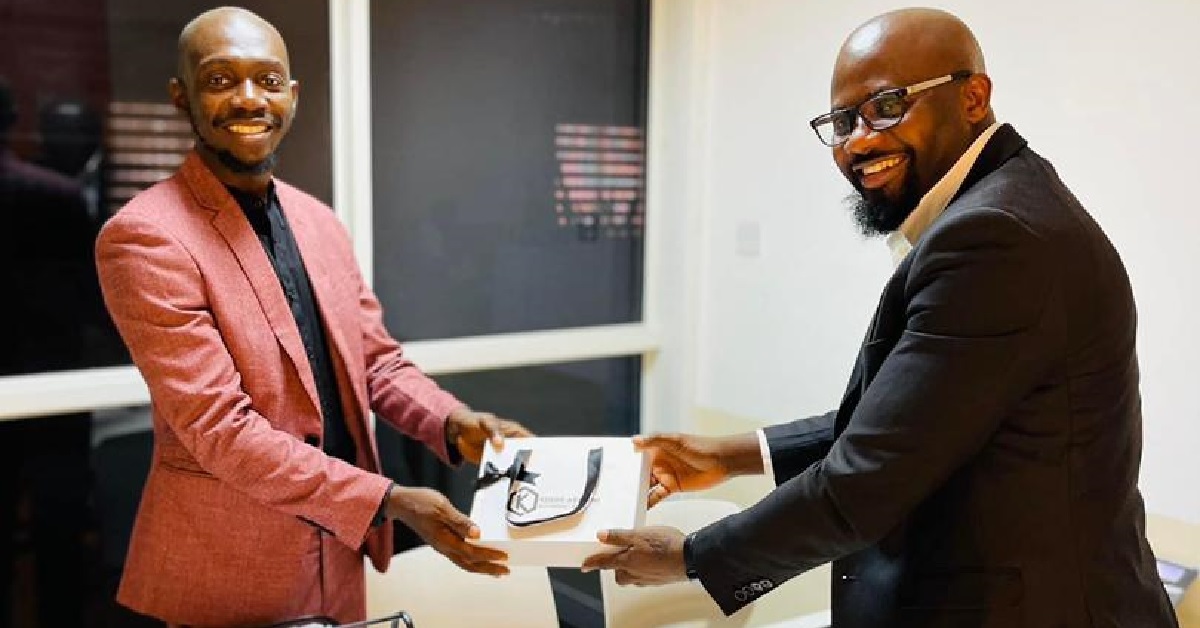 Kindo Armani Presents Gift Boxes to Cooperate Sponsors of His Upcoming Comedy Show