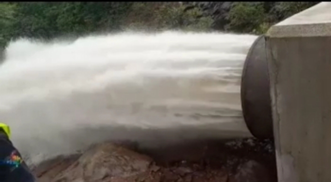 As it Spills, Guma Dam Successfully Scoured