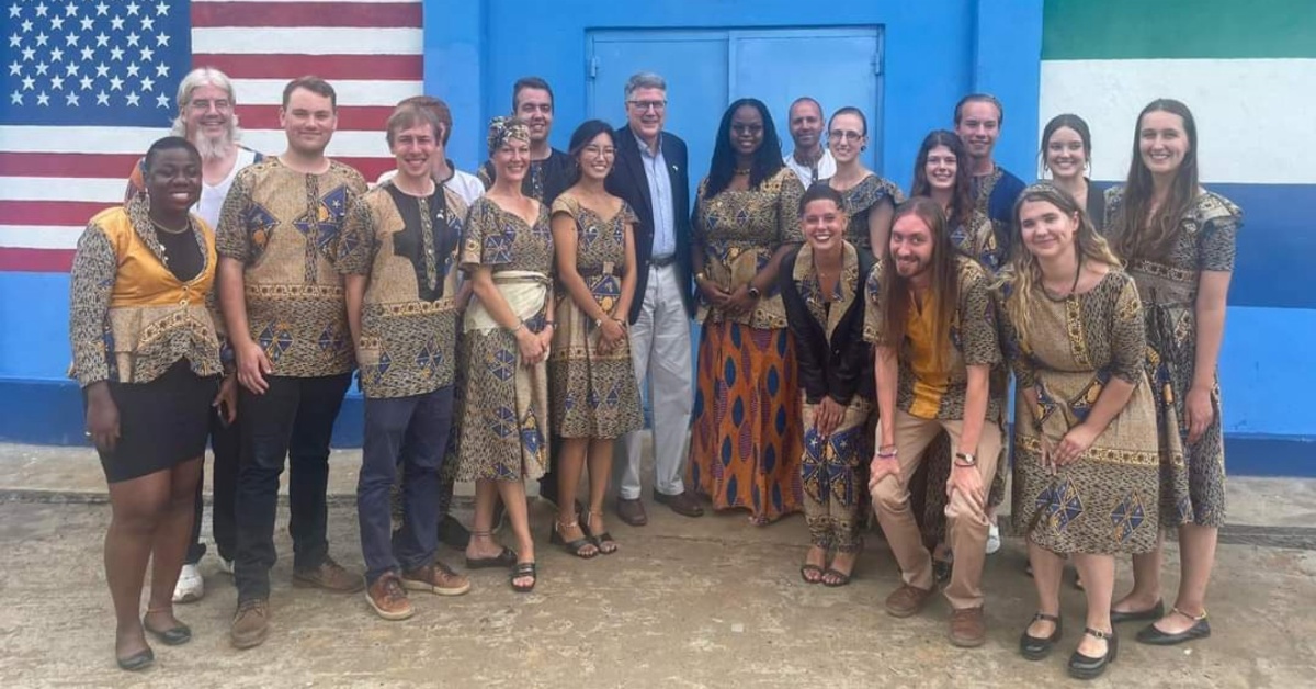 16 Peace Corps Volunteers Sworn In
