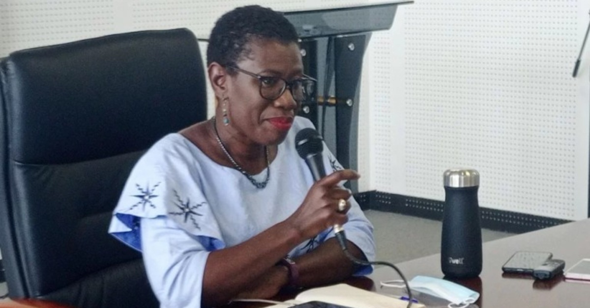 Mayor of Freetown Yvonne Aki-Sawyerr Laments as Her Councillor Arrested 15 Minutes Before Flight at Lungi Airport (Video)