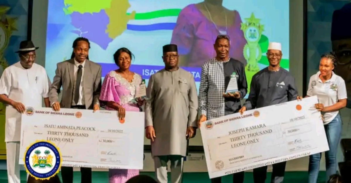 President Bio Awards Teachers at The presidential National Best Teacher Award Ceremony