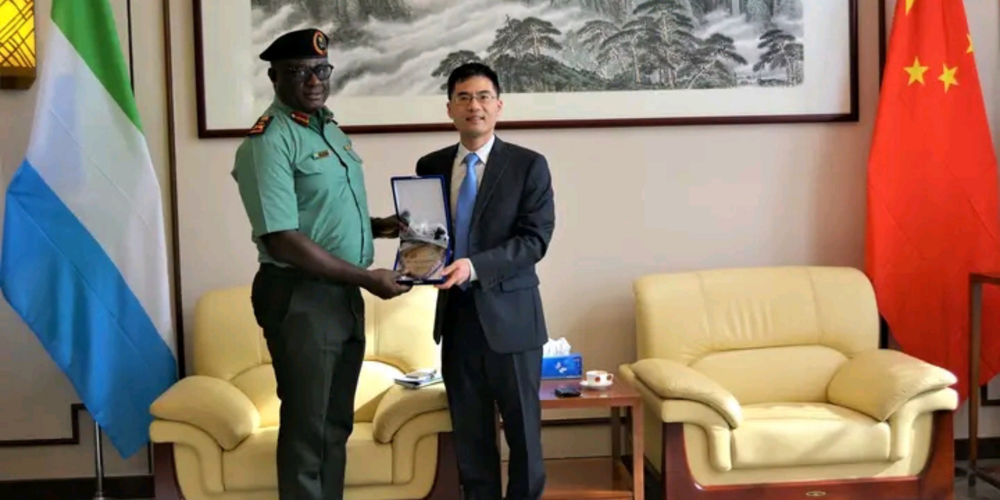 Chief of Defense Staff Pays Courtesy Visit to New Chinese Ambassador