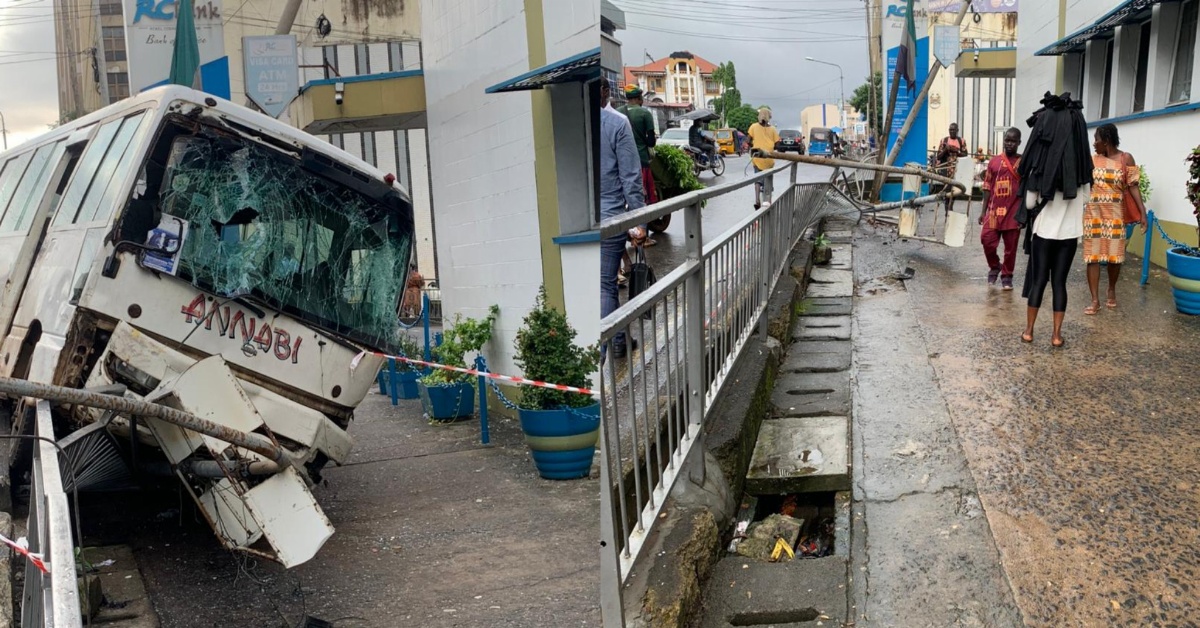 SLRSA Removes Crashed Minibus From Freetown Sidewalk