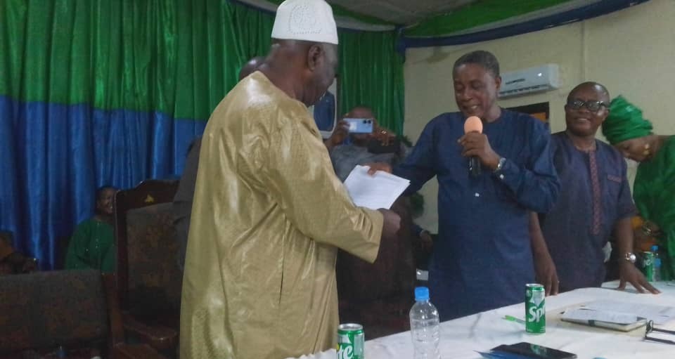 Alpha Kanu Hands Over Office to New North-West Resident Minister