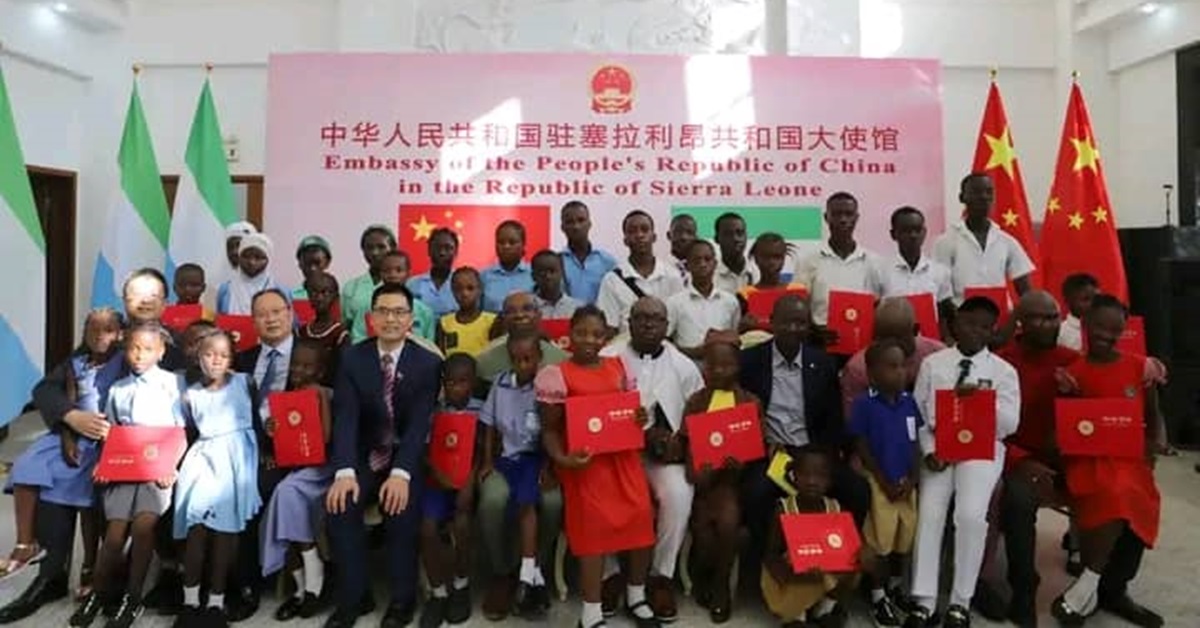 Chinese Ambassador to Sierra Leone Awards Grants to Needy Students