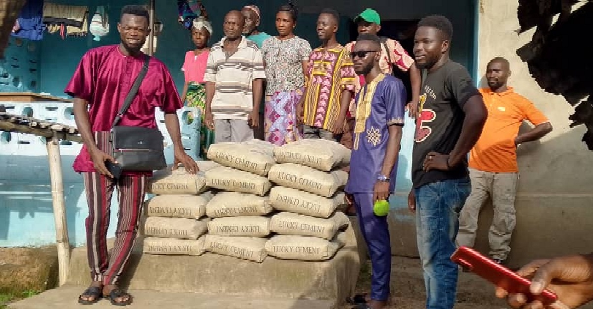 MP Komba Quee Donates 185 Bags of Cement Across 11 Towns in Kamaa, Upper Gbense And Fiama Chiefdoms