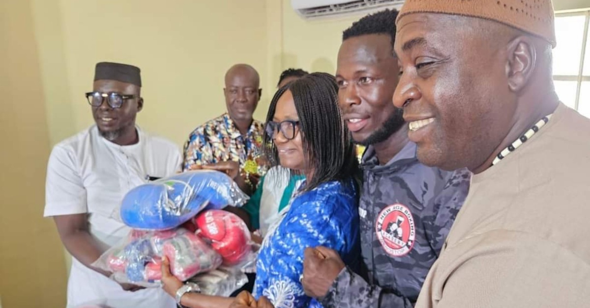 Former Boxer Abdul Bangura Donates Equipment to Sierra Leone Boxing Association