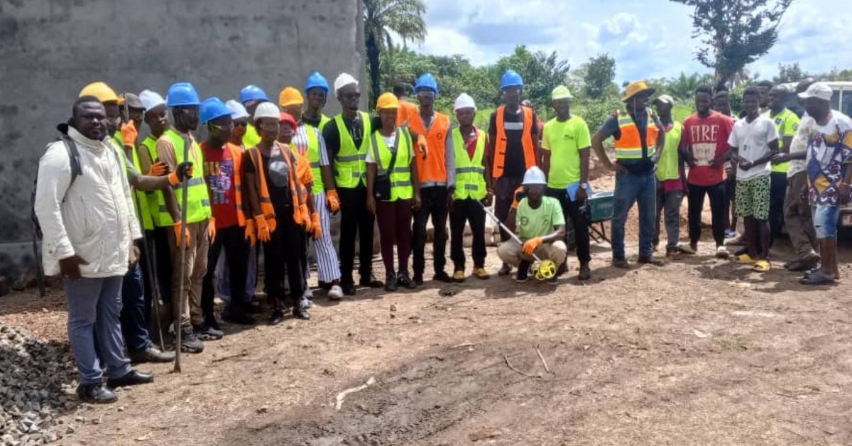 Kandeh Yumkella to Electrify Kassirie Community, Samu Chiefdom – Over 4,000 Households to Benefit