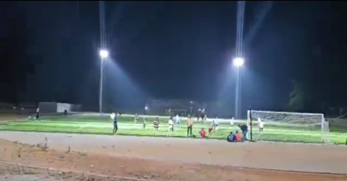 Chinese Technical Team Tests Floodlights at Stadium Practice Field