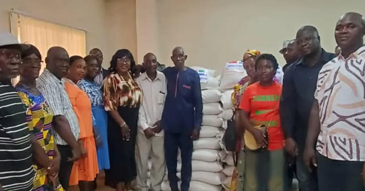 Ministry of Social Welfare Distributes Chinese-Donated Rice to Christian Community via Interreligious Council